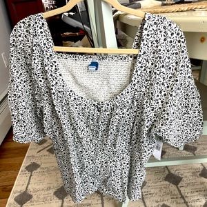 Brand new old navy floral top
